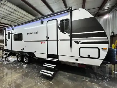 2025 Winnebago MINNIE 2529RG photo 9