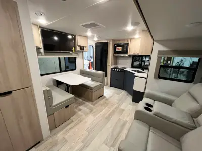 2025 Winnebago MINNIE 2529RG photo 35