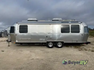 2021 Airstream Globetrotter 27FB Twin photo 4