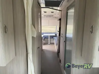 2021 Airstream Globetrotter 27FB Twin photo 13