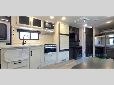 2023 Jayco Jay Feather 27BHB photo 9
