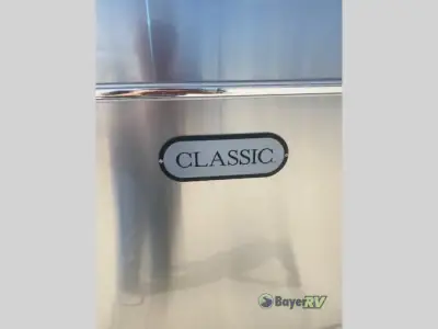 2023 Airstream Classic 33FB photo 7