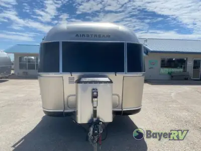 2023 Airstream Classic 33FB photo 5