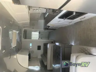 2023 Airstream Classic 33FB photo 20