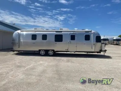 2023 Airstream Classic 33FB