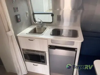 2021 Airstream Bambi 16RB photo 7