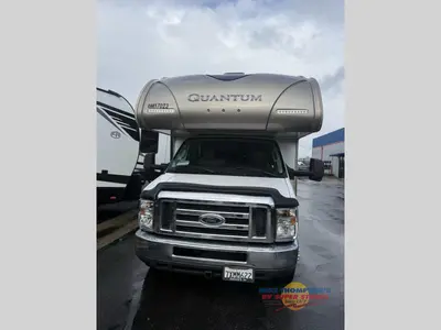 2017 Thor Motor Coach Quantum photo 3