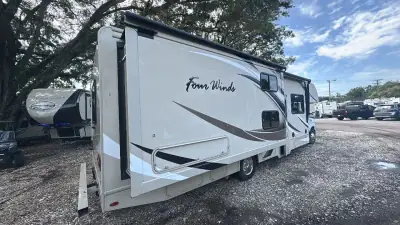 2018 Thor Motor Coach Four Winds 30D photo 6