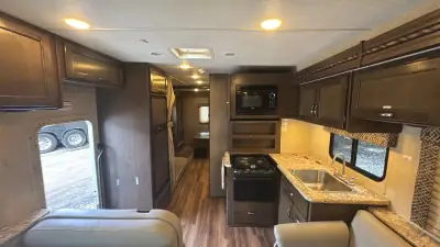 2018 Thor Motor Coach Four Winds 30D photo 16