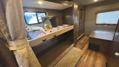 2018 Thor Motor Coach Four Winds 30D photo 17