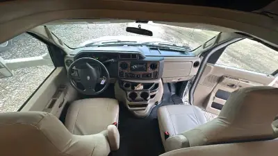 2018 Thor Motor Coach Four Winds 30D photo 12