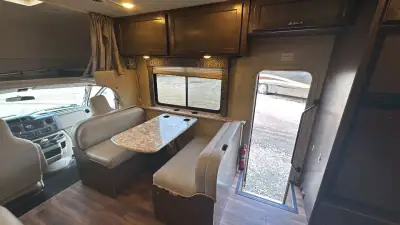 2018 Thor Motor Coach Four Winds 30D photo 14