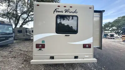 2018 Thor Motor Coach Four Winds 30D photo 5