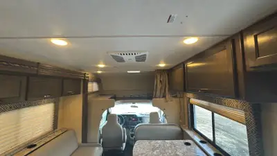 2018 Thor Motor Coach Four Winds 30D photo 31
