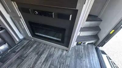2023 Keystone Fuzion Fifth Wheel TH 430 photo 42