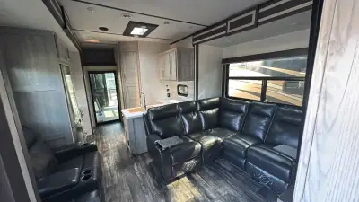 2023 Keystone Fuzion Fifth Wheel TH 430 photo 13