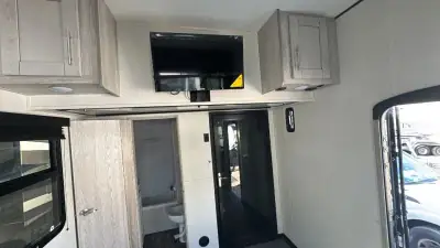 2023 Keystone Fuzion Fifth Wheel TH 430 photo 25