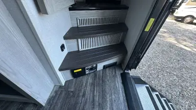 2023 Keystone Fuzion Fifth Wheel TH 430 photo 29