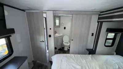2023 Keystone Fuzion Fifth Wheel TH 430 photo 39