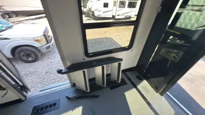 2023 Keystone Fuzion Fifth Wheel TH 430 photo 24