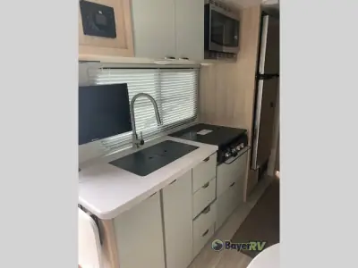 2024 Winnebago Industries Towables Micro Minnie 1800BH photo 12