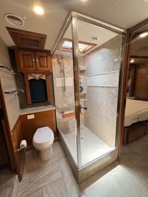 2017 Tiffin Motorhomes Allegro Bus 45 OPP photo 23