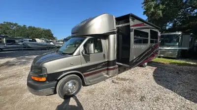 2013 Coachmen Concord Series 301SS Chevy photo 3