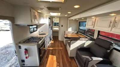 2013 Coachmen Concord Series 301SS Chevy photo 17