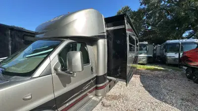 2013 Coachmen Concord Series 301SS Chevy photo 41