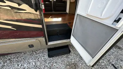 2013 Coachmen Concord Series 301SS Chevy photo 12