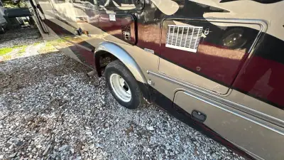 2013 Coachmen Concord Series 301SS Chevy photo 36