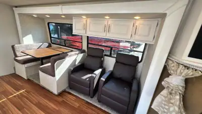 2013 Coachmen Concord Series 301SS Chevy photo 16