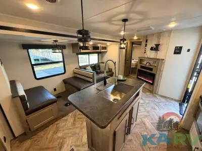 2023 Forest River PUMA 32BHFS photo 15