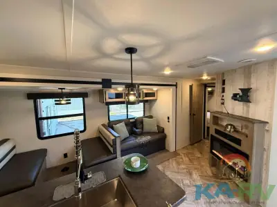 2023 Forest River PUMA 32BHFS photo 9