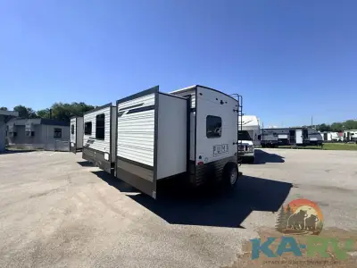 2023 Forest River PUMA 32BHFS photo 4