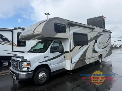 2017 Thor Motor Coach Quantum photo 2