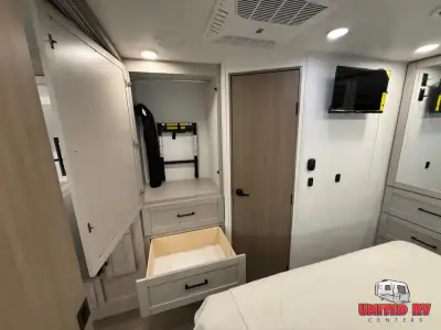 2027 Entegra Coach Odyssey 27U photo 22