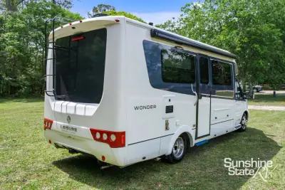 2024 Leisure Travel Wonder 24FTB photo 3