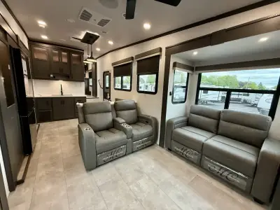 2025 Forest River Rockwood Signature R375RL photo 31