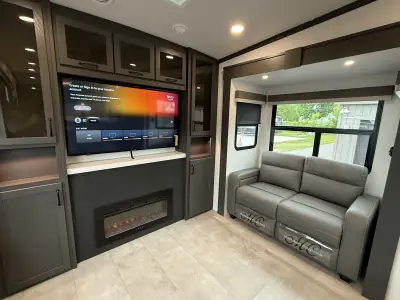 2025 Forest River Rockwood Signature R375RL photo 29