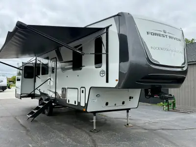 2025 Forest River Rockwood Signature R375RL