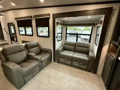 2025 Forest River Rockwood Signature R375RL photo 28