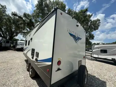 2022 Riverside INTREPID 211i photo 47