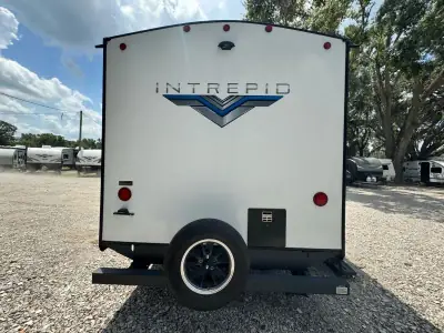 2022 Riverside INTREPID 211i photo 6