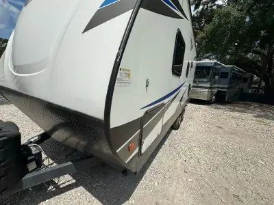 2022 Riverside INTREPID 211i photo 41