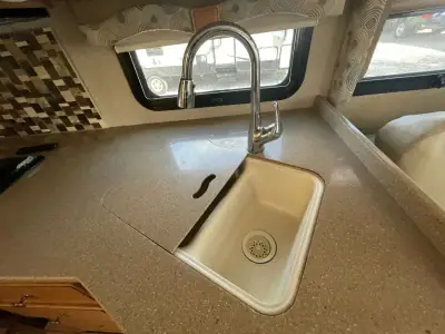 2017 Thor Motor Coach Windsport 29M photo 46