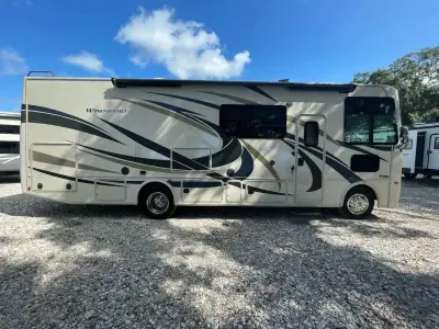 2017 Thor Motor Coach Windsport 29M photo 10