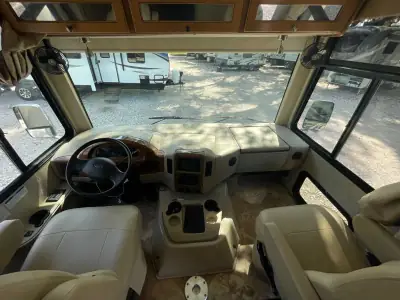 2017 Thor Motor Coach Windsport 29M photo 14