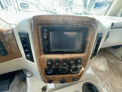 2017 Thor Motor Coach Windsport 29M photo 33