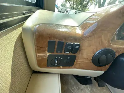 2017 Thor Motor Coach Windsport 29M photo 34